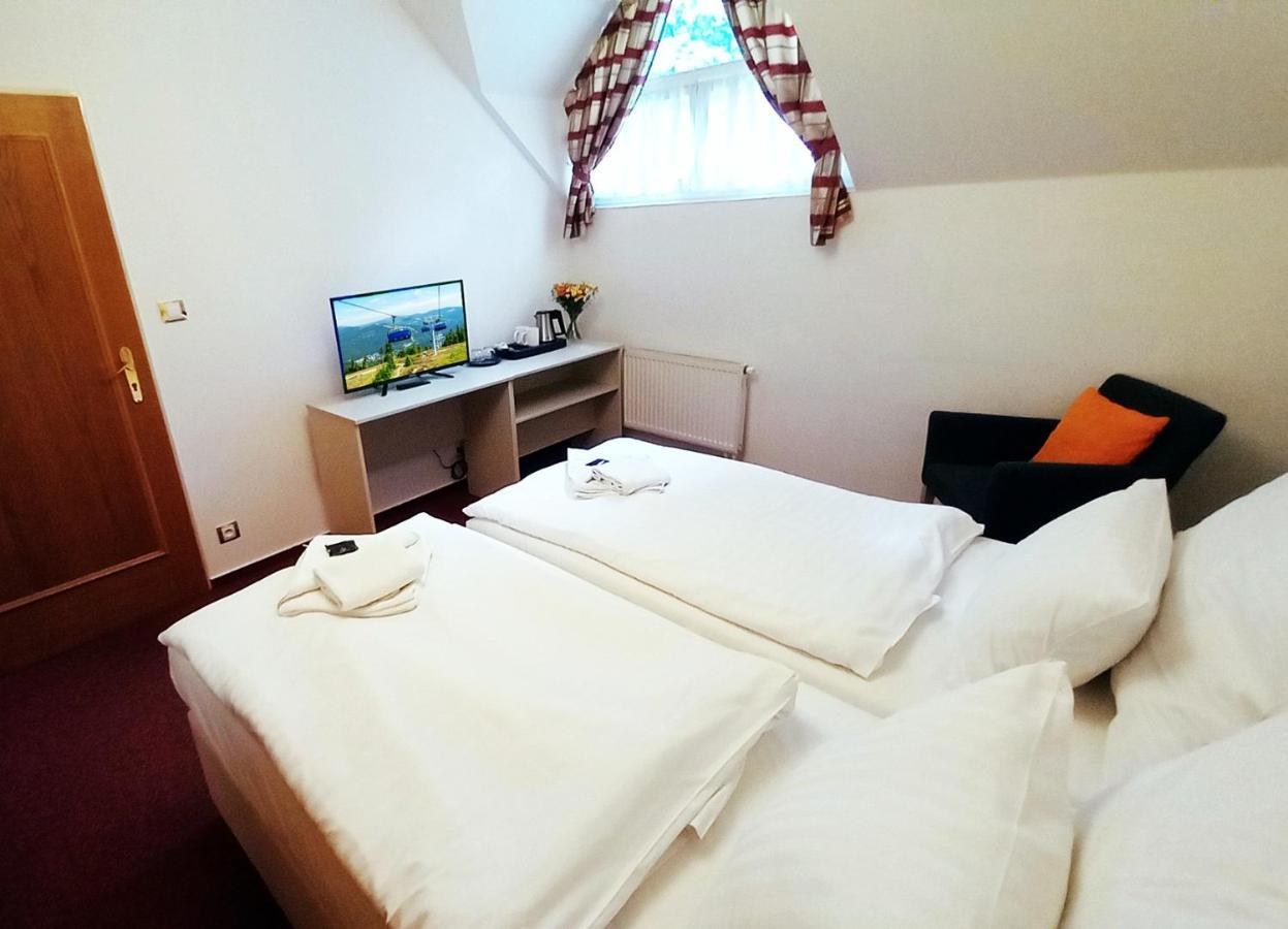 Hotel Hradec Spindleruv Mlyn Exterior foto