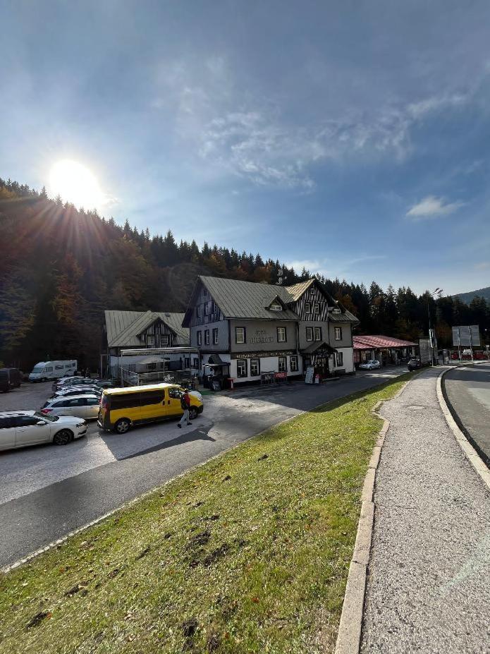 Hotel Hradec Spindleruv Mlyn Exterior foto